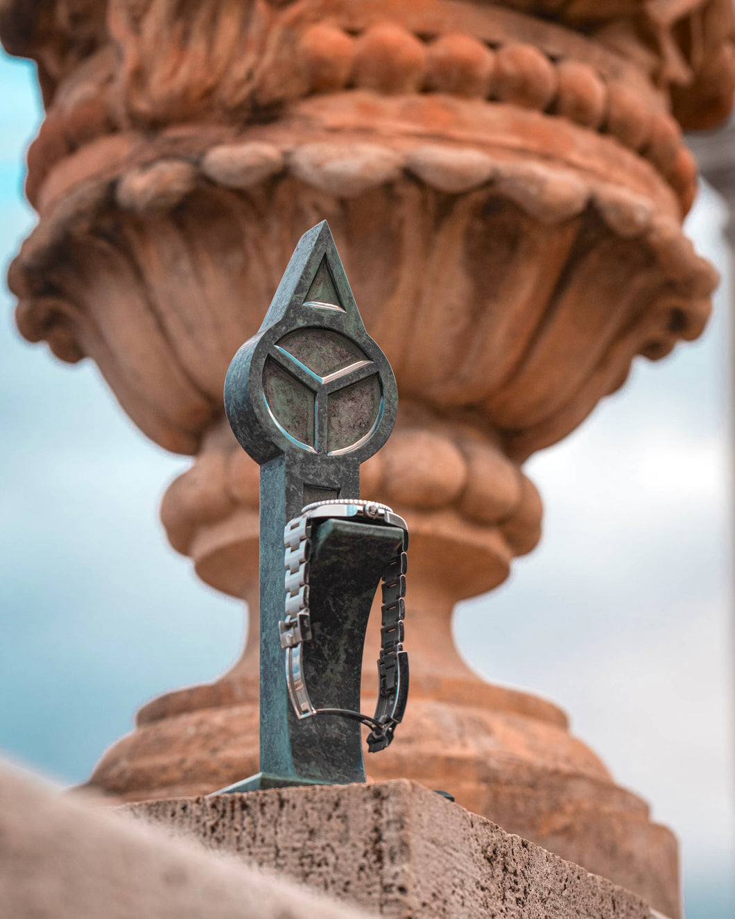 HandStand Mercedes Iconic Handset Inspired Watch Stand